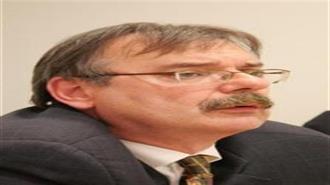 Ντέιβιντ Μπιρς: Ο Άνθρωπος Πίσω από τις Υποβαθμίσεις της Standard and Poor’s